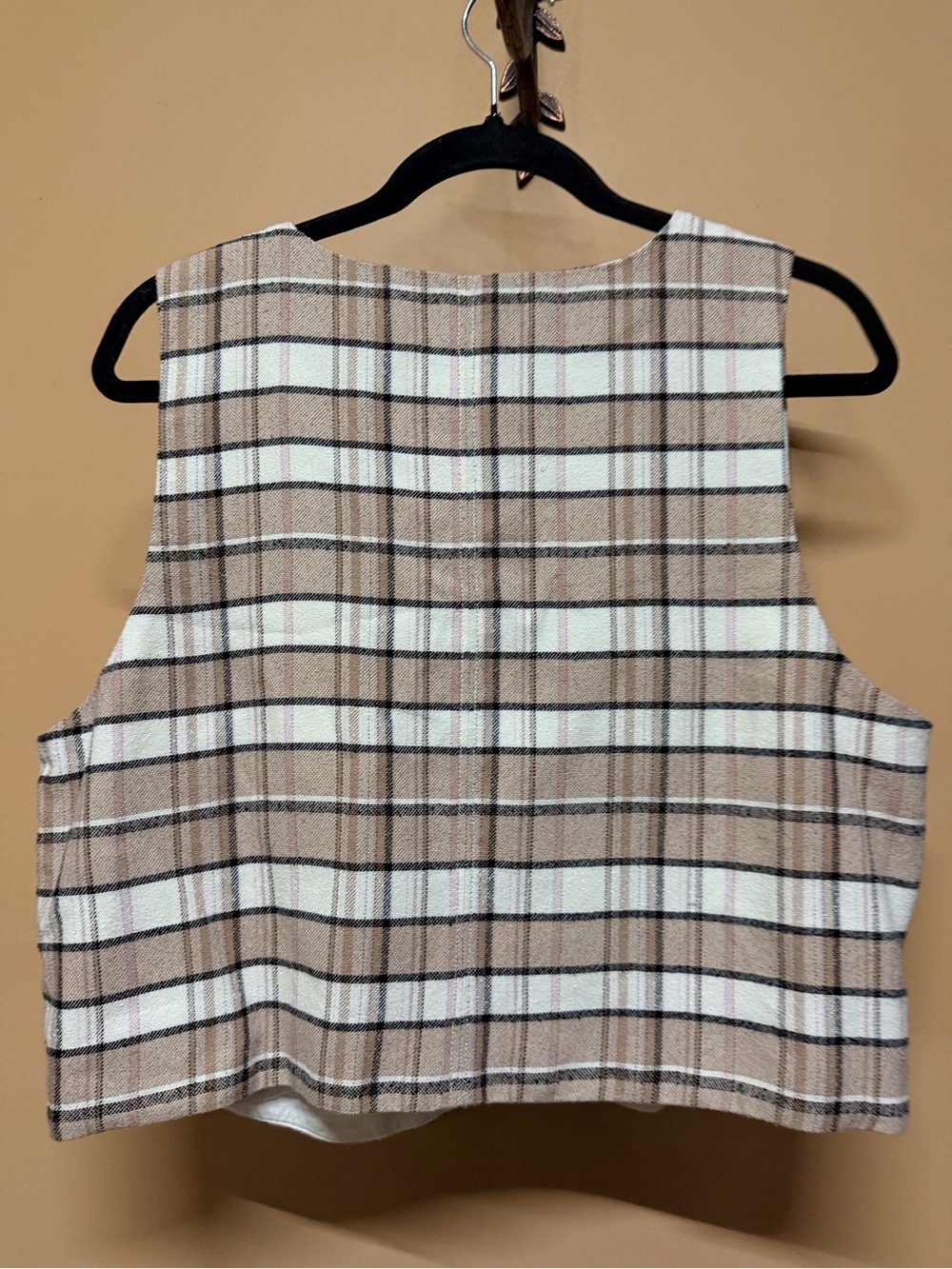 Treasure & Bond Plaid Button-Front Crop Vest - Beige & White - Picture 6 of 8